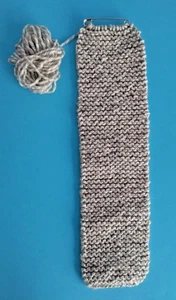 567. Proyecto de tejido inacabado. 14 puntos. 28 cm de largo. Lana marrón Fawn Fleck - Imagen 1 de 5