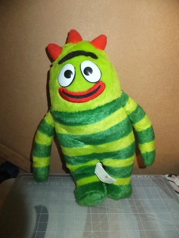2008 WILD BRAIN Yo Gabba Gabba Brobee 12" H Talk & Sing Green Plush Doll Cover