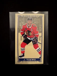 2019-20 O-Pee-Chee Caramel Minis #C16 Jonathan Toews - Picture 1 of 1