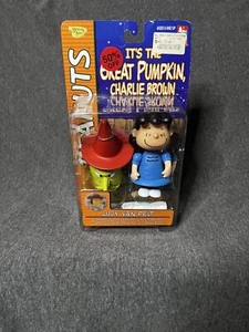 Peanuts It's The Great Pumpkin Charlie Brown with LUCY VAN PELT Figure Set New - Picture 1 of 2