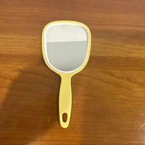Specchio trucco portatile vintage vanità specchio mano giallo anni 70 piccolo viaggio piccolo - Foto 1 di 4