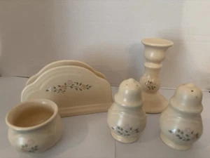Pfaltzgraff Rememberance Kerzenständer, Serviettenhalter, Salz und Pfeffer & Milchkännchen - Bild 1 von 3