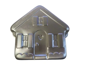 Wilton Holiday House Aluminum Cake Pan Mold -502-3937 - Picture 1 of 4