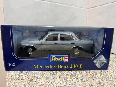 Revell 1/18 Mercedes Benz 230 E  Limousine silber Metallic NEU & OVP - Bild 1 von 3