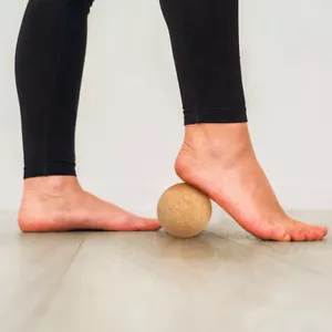 5cm/6cm High-Density Cork Yoga Massage Ball Fitness Fascia Ball - Picture 1 of 13