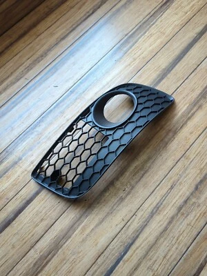 Volkswagen GTI Rabbit R32 2006-2019 placa final panel cubierta moldura 1K0854662F fabricante de equipos originales Foto 1 de 4