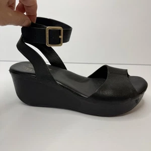 Kork-Ease Damen-Plateausandalen offene Zehenpartie Knöchelriemen Leder Größe 8 schwarz - Bild 1 von 9