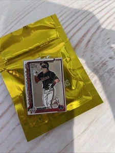 2025 Topps Series 1 Dylan Crews Super Box Exclusive Pin - Nationals - Picture 1 of 5
