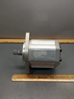 NOS New Flyer Bus Saurer Danfoss 220881 Hydraulic Fan Drive Motor 121.25.039.0C - Image 1 of 4