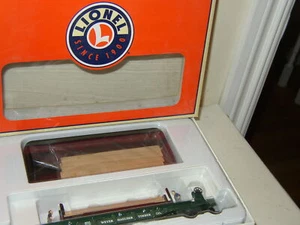Lionel Weyerhaeuser Moe & Joe Operating Lumber car 36727 6- 36727 NEW - Picture 1 of 3