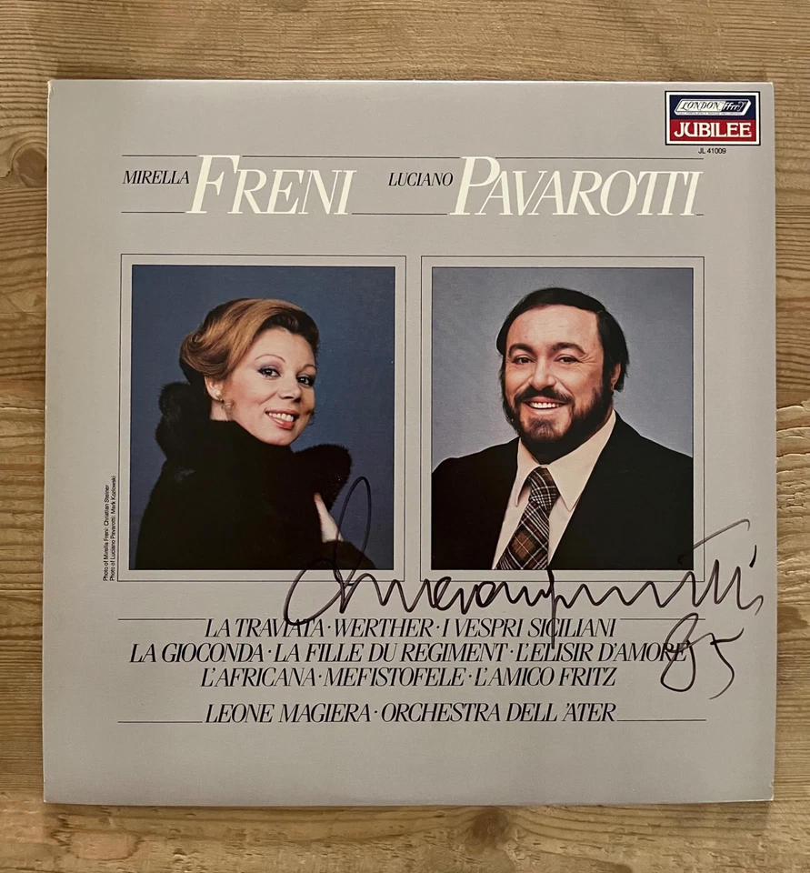 SIGNED!!  Luciano Pavarotti Leone Magiera 1981 London Jubilee JL-41009 NM  - Image 1 of 4