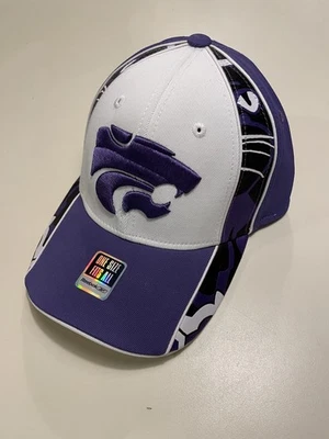 Chapéu Masculino OSFA Bordado Rebook Kansas State Wildcats Novo com etiquetas Roxo/Branco - Imagem 1 de 4