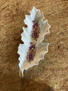 Vtg MINT 1950’s Old Nuremberg BAVARIA GERMANY LEAF SHAPED VIOLETS CANDY NUT/DISH - Picture 1 of 6