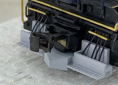 HO Scale Proto 2000 EMD SD-7 / SD-9 Foot Board Pilot Replacement Part 2 Pieces - Изображение 1 из 4