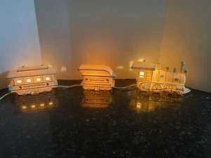 Vintage 2002 Christmas Porcelain Train Set Lighted Ivory Gold Painted Trim Holly - Picture 1 of 10