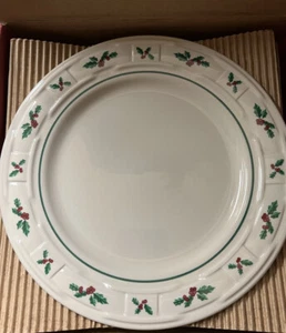 Plato de cena Longaberger Woven Traditions - Acebo tradicional - Imagen 1 de 2