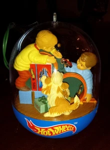 1995 Hallmark Keepsake Magic Ornament-My First Hot Wheels-Light & Motion w/Box - Picture 1 of 4