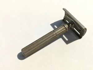 Vintage Gillette 1932 Metal Safety Razor Shaver Twist Handle Made in Canada - Foto 1 di 11