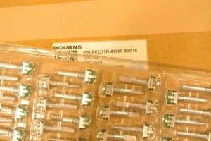 PEC11R-4130F-S0018 Encoder ALBERO 30mm con BORSE INTERRUTTORE [QTY=1pcs] - Foto 1 di 1