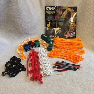 Lote de piezas K'nex - Montaña rusa incompleta + Piezas adicionales 2 motores 3 coches Foto 1 de 4