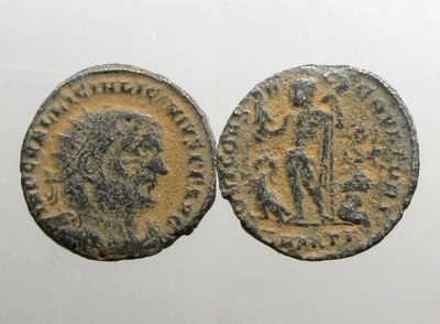 LICINIUS I AE FOLLIS________Júpiter sosteniendo victoria, cautivo y águila a los pies Foto 1 de 2