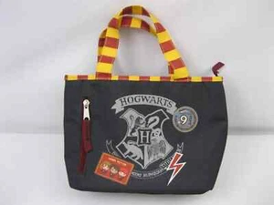 Harry Potter Hogwarts Lunchbag Cooler crest tascabile isolato Grifondoro 9 3/4 - Foto 1 di 7