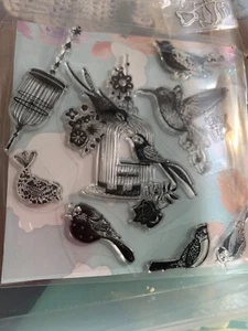 Briefmarken: Kolibris, Schwalben, Vogelkäfig. - Bild 1 von 1