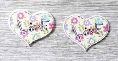 wood love heart sewing buttons 2 holes 1 inch purple pink flower new - Image 1 of 2
