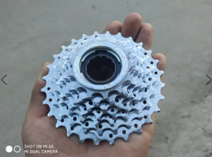 Volante rotante filettato destro ruota libera 13-28T per bici da MTB 7 velocità - Foto 1 di 3