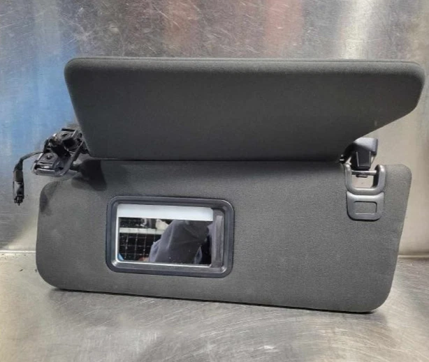 Land Rover Range Rover Sport 2016-2022 parasol izquierdo usado Foto 1 de 2