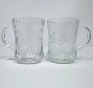 Set of 2 Vintage Arcoroc Canterbury Crocus 10 oz. Mugs 3D Glass Made In France - Picture 1 of 10