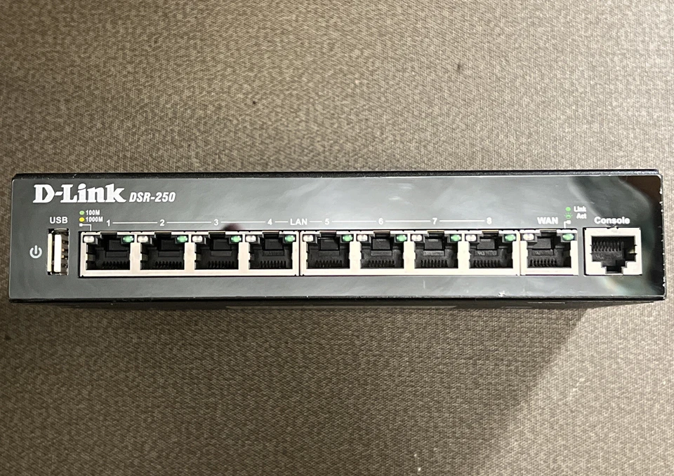 D-Link DSR-250 8-Port Wired Gigabit VPN Router - Image 1 of 4