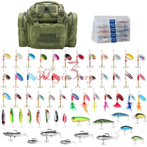 Bolsa de aparejo de pesca cargada de 60 piezas Cuchara Señuelo Bigüeñal 5 Cajas Almacenamiento Lote Mixto EE. UU. - Imagen 1 de 6