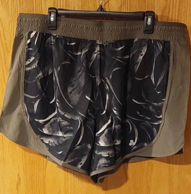 NWT Women's Plus Tek Gear Mid Rise Tropical Print Shorts Dry Tek sz 1X -3903 - Image 1 of 4