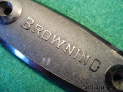 PRATO DE BUNDA DE ESPINGARDA DE PLÁSTICO PRETO VINTAGE BROWNING - Imagem 1 de 3