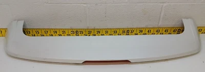 Б/у оригинальный спойлер задней двери 2013-2019 Buick Encore Opel Mokka 95978986 (LI 7) - Изображение 1 из 4