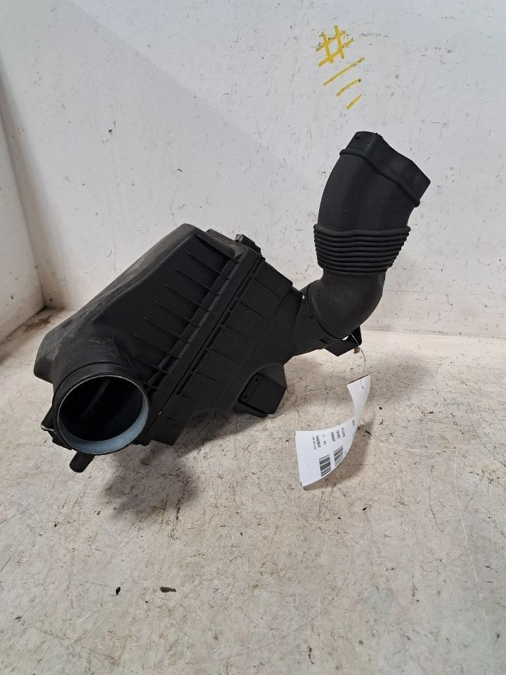 Air Cleaner/Air Filter Housing 2010 Xc60 Sku#4238907 - Image 1 of 4