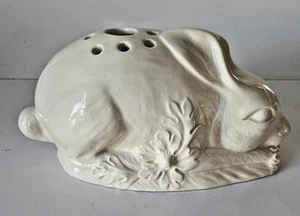 Vintage White Rabbit Vase Frog Large-made In Italy Alice in Wonderland style - Picture 1 of 7
