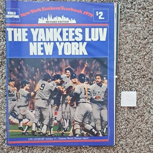 Anuario de los Yankees de Nueva York 1979 - Edición revisada "The Yankees Luv NY" - Imagen 1 de 9