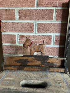 Antiker Holz Krawattenhalter Scottie Dog Design 1930er handgeschnitzt Wandhänger 12 Zoll  - Bild 1 von 5