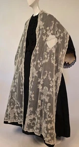 VICTORIAN 19TH C HAND MADE LACE SHAWL FOR DRESS W BLEEDING HEART FLORALS - Picture 1 of 10
