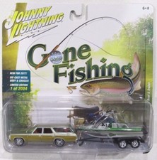 JOHNNY LIGHTNING GONE FISHING S2 '73 CHEVY CAPRICE w/BOAT & TRAILER #2 B 1/2004