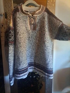 Caamano Sweater - Picture 1 of 4