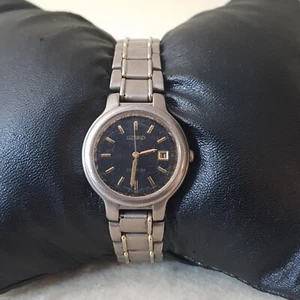 Orologio Vintage Seiko 7N82-0420 Acciaio Inox Cinturino Argento Data Batteria Nuova - Foto 1 di 9