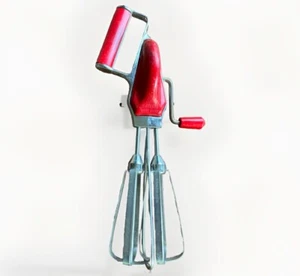 Vintage Maynard #77 Manual Hand Mixer Egg Beater Red Bakelite Cover USA  - Picture 1 of 8