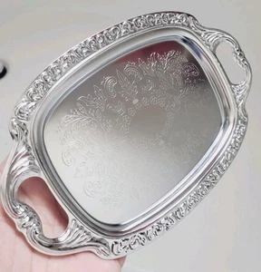 Vassoio piccolo con manico placcato argento - Made in Hong Kong ~7" lungo x ~4 1/2" largo - Foto 1 di 5
