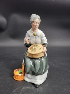 Vintage, Beautiful 1979 Royal Doulton Porcelain Figurine “Embroidering” HN2855   - Picture 1 of 24
