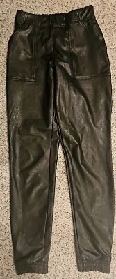 PANTALONES JOGGERS SPANX IMITACIÓN CUERO PEQUEÑOS NEGROS 20283R BOLSILLOS CINTURA ELÁSTICA Foto 1 de 4