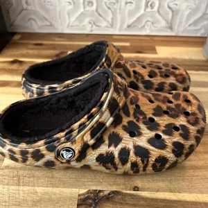 Zuecos Crocs Cheetah Leopardo Clásicos Forrados Mujeres 7 Hombres 6 Unisex Cómodos Sin Cordones - Imagen 1 de 7
