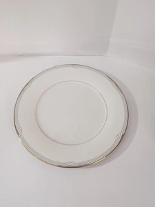 Noritake Fine China 7719 Golden Cove Plate, Gold Trim, 10 5/8 Inches - Picture 1 of 4